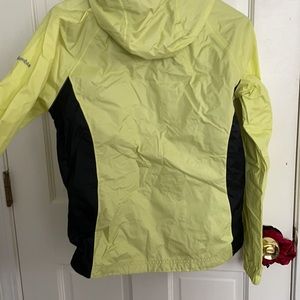 Columbia Neon green raincoat
